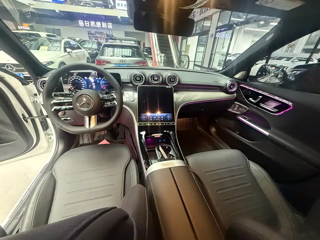 Mercedes-Benz C-Class — миниатюра 6