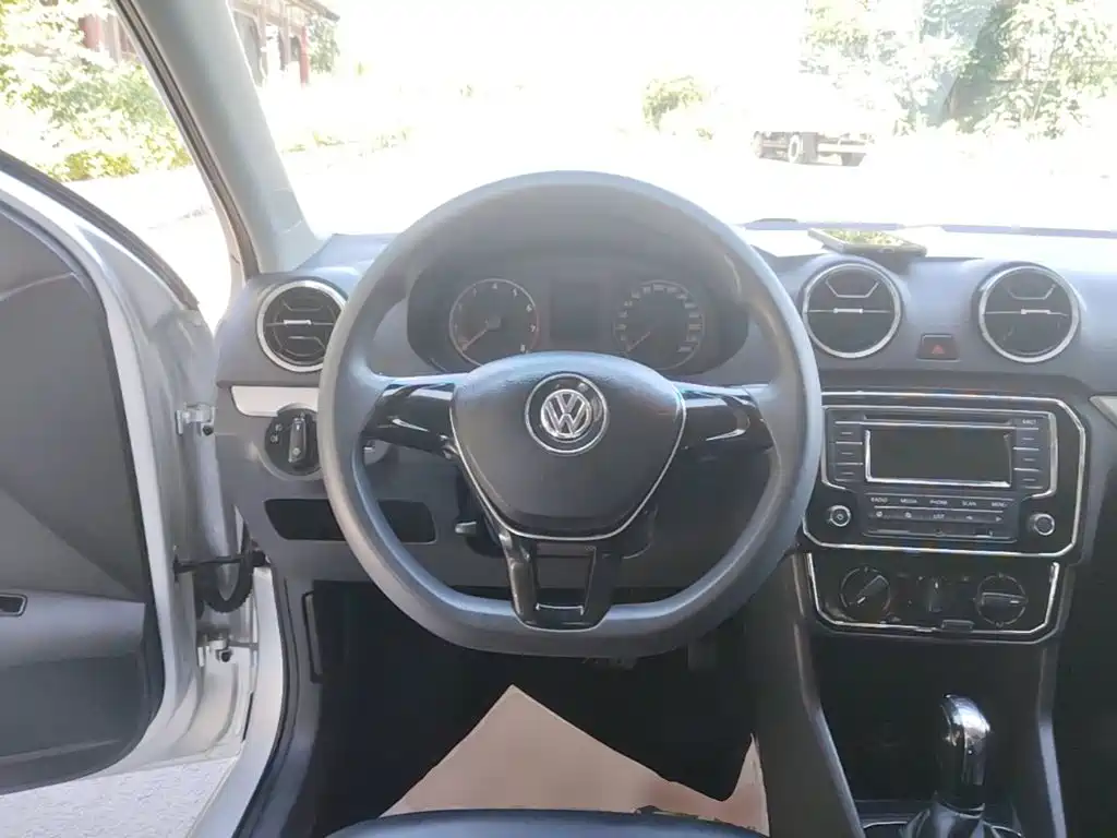 Volkswagen Jetta — миниатюра 11