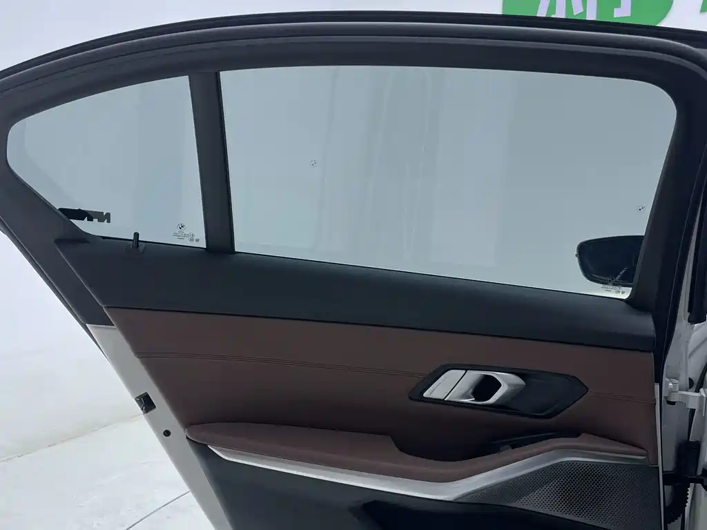 BMW 3 Series — миниатюра 24