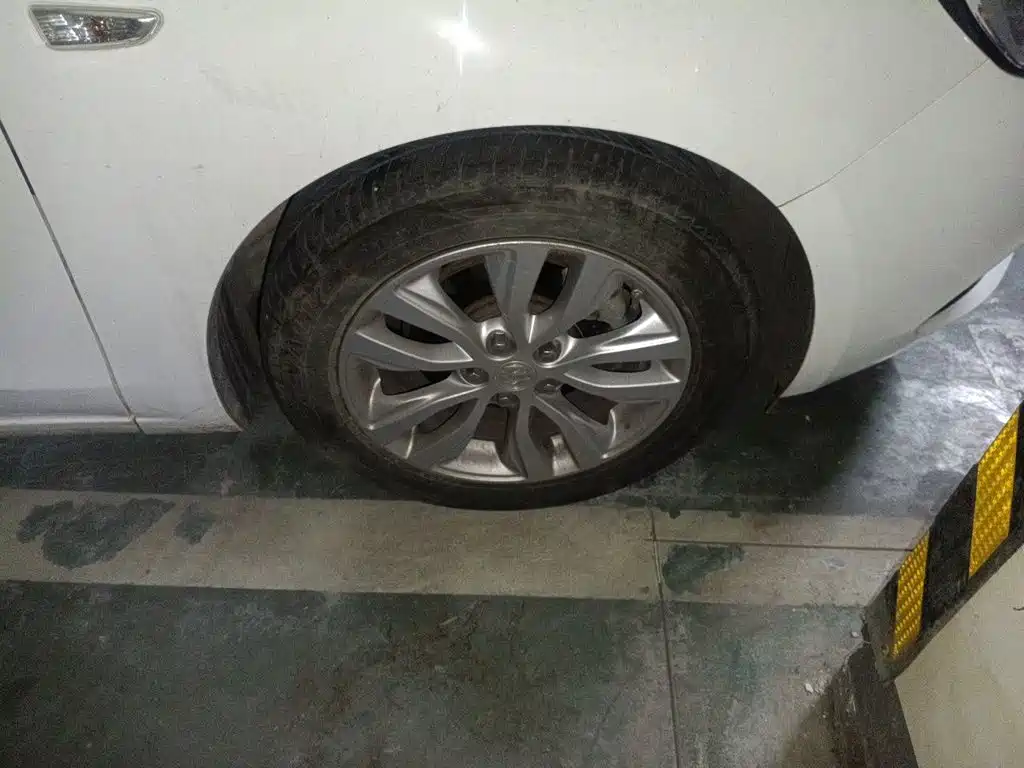 Buick Excelle — миниатюра 10