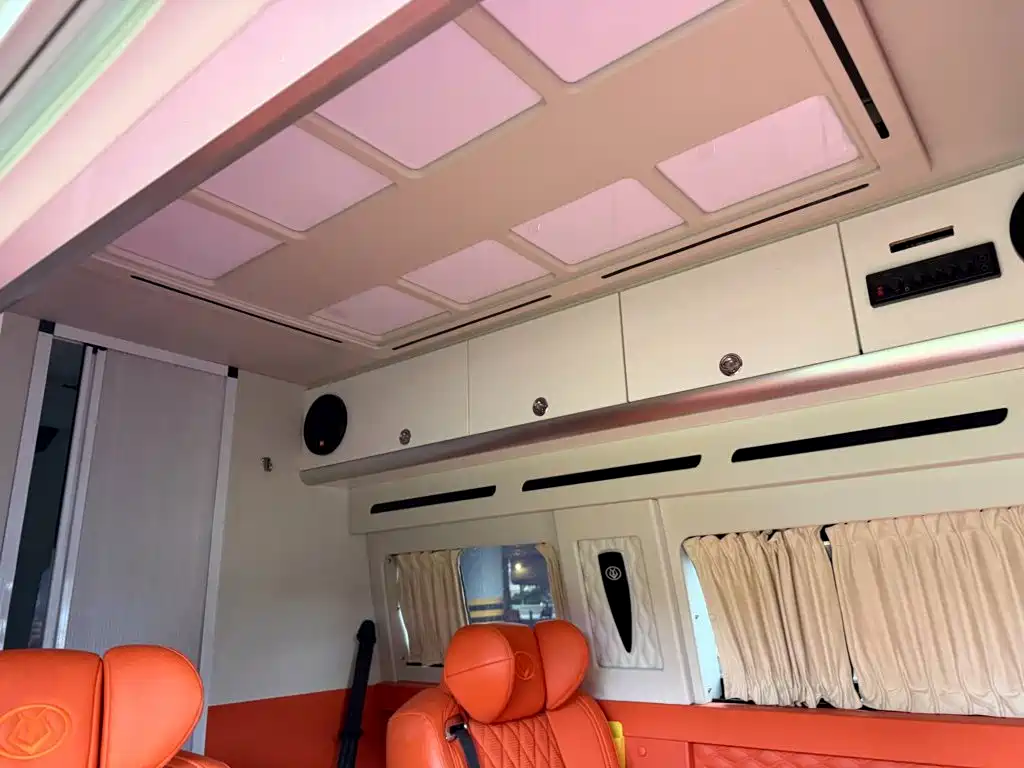 Ford Transit — миниатюра 12