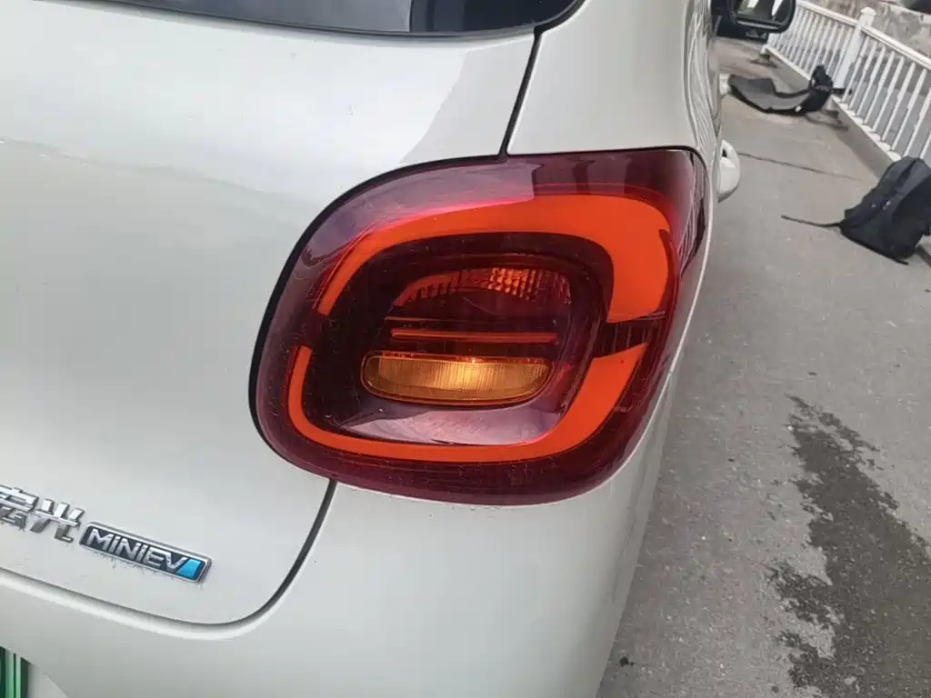 Wuling MINIEV — миниатюра 8