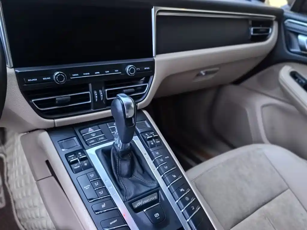 Porsche Macan — миниатюра 6