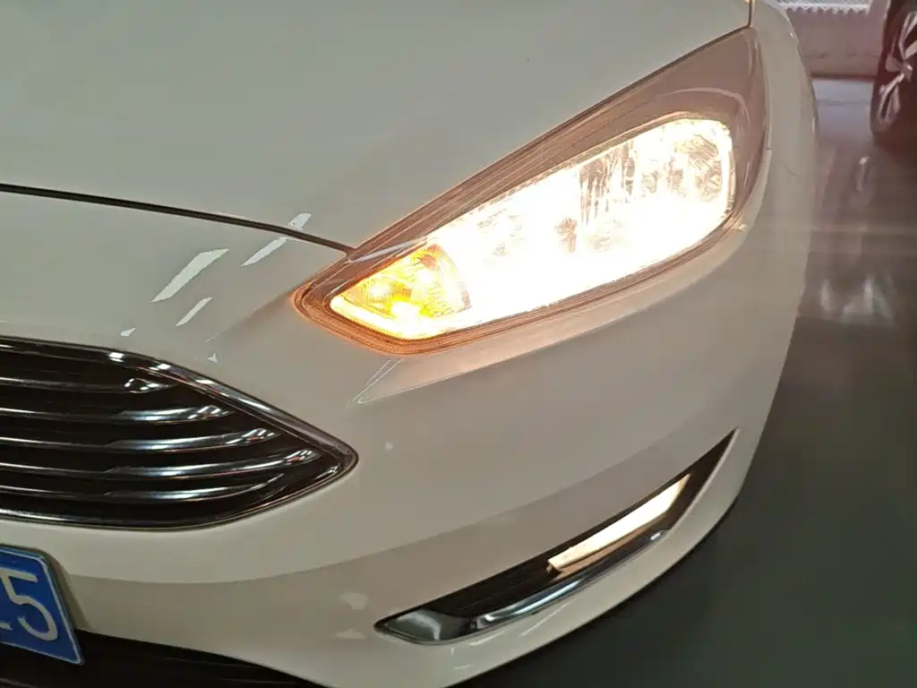 Ford Focus — миниатюра 24