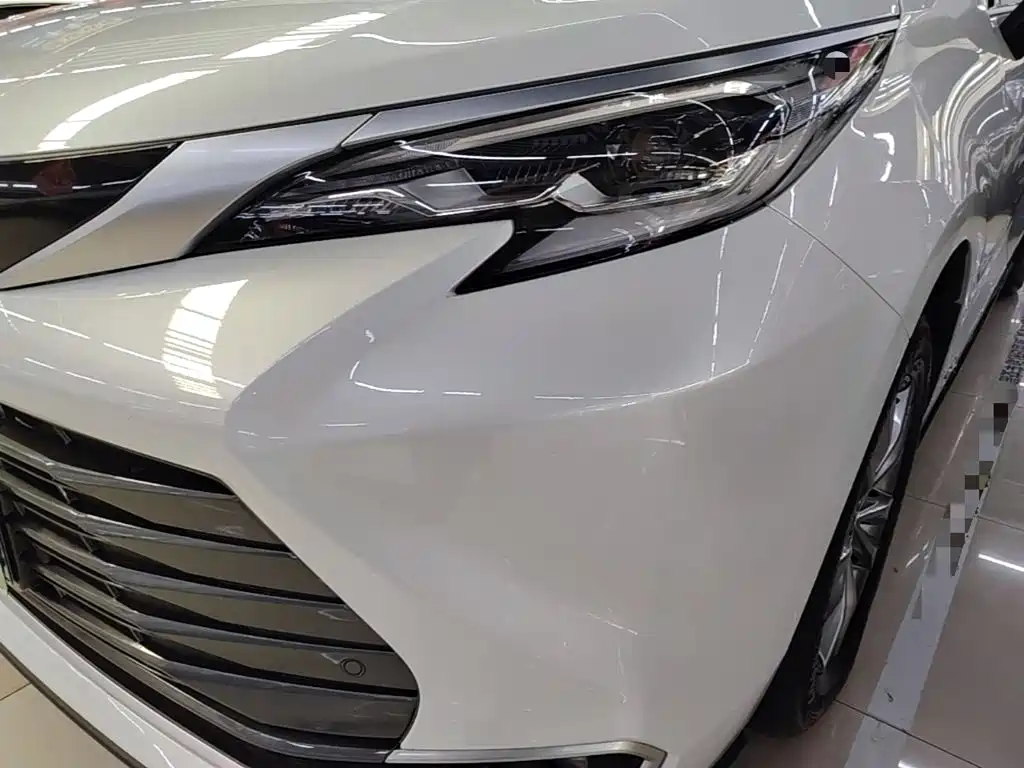Toyota Sienna — миниатюра 24