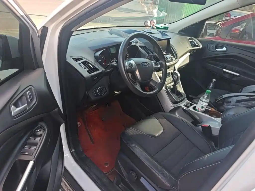 Ford Kuga — миниатюра 16