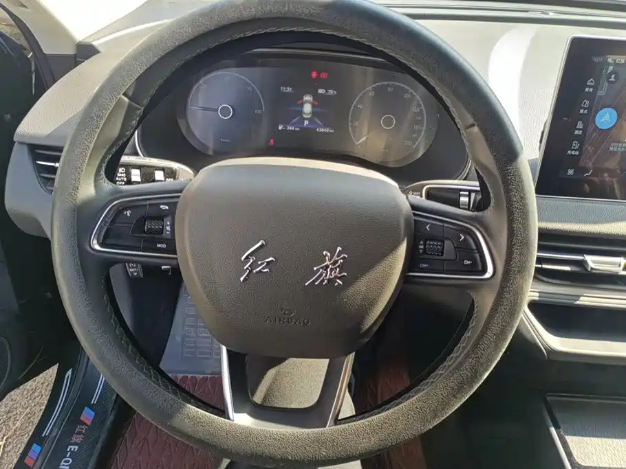 Hongqi Hongqi E-QM5 — миниатюра 15