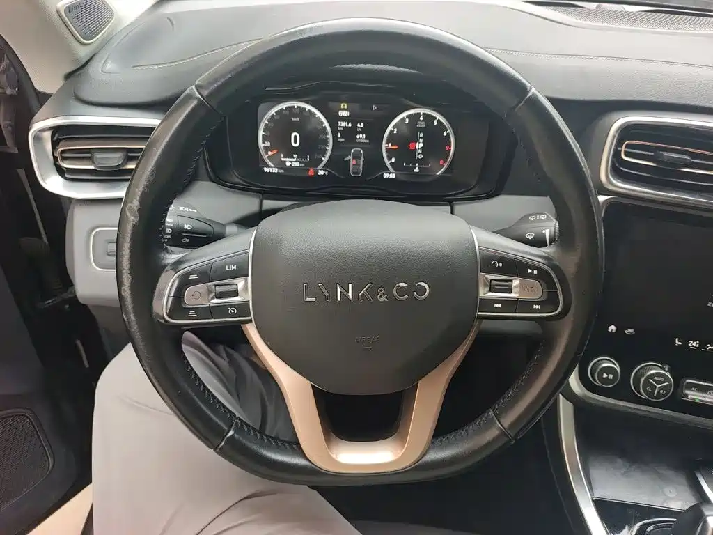 Lynk & Co 01 — миниатюра 11