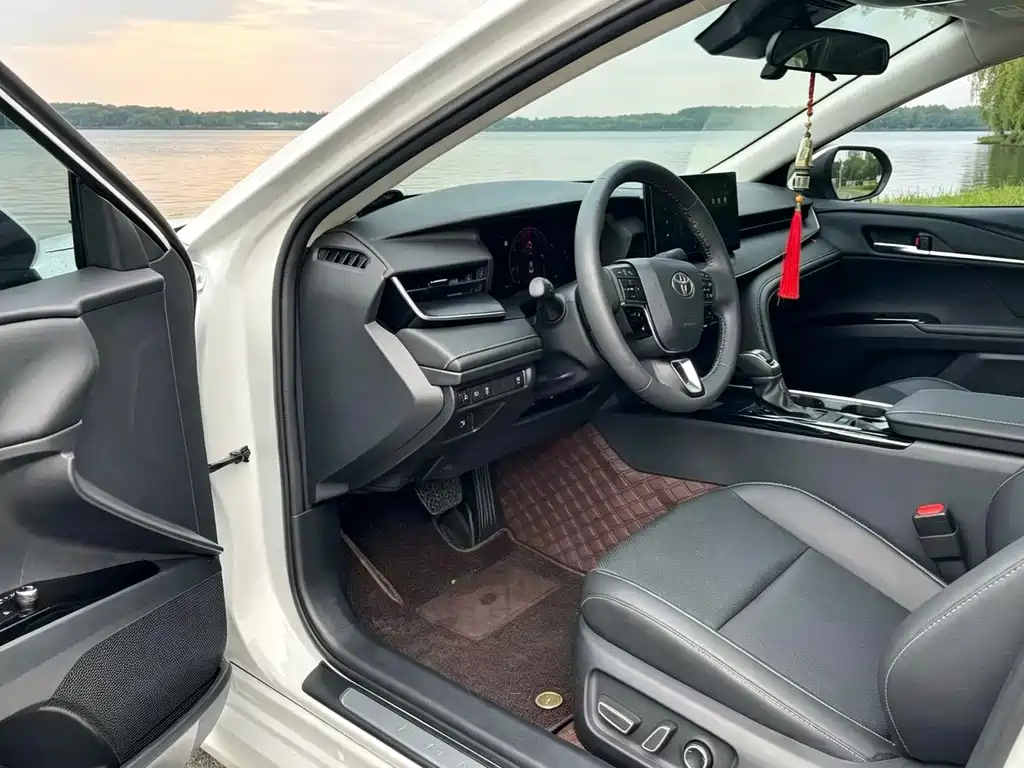 Заказать Toyota Camry 2026 года за 3 567 964 ₽  из Китая