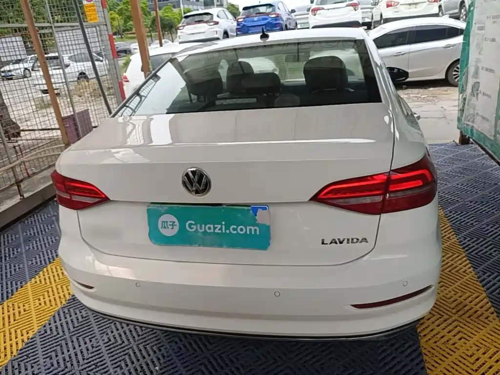 Volkswagen Lavida — миниатюра 6