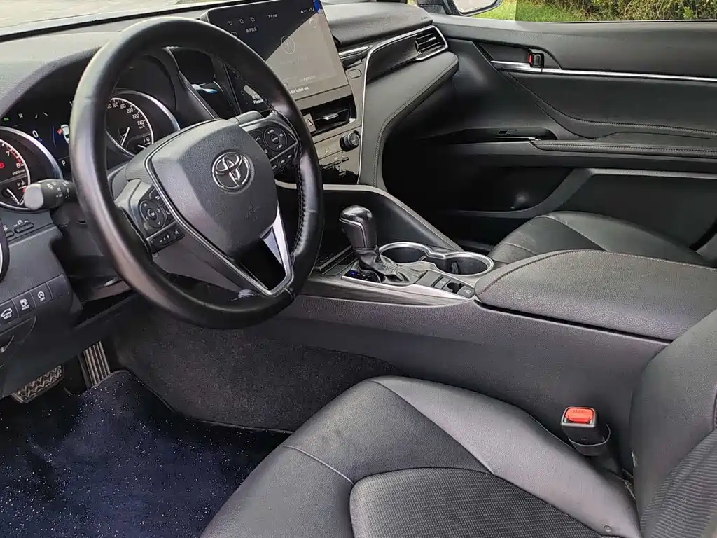 Toyota Camry — миниатюра 8