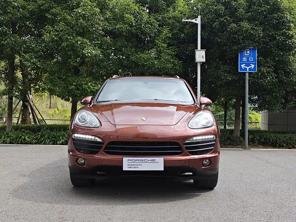 Porsche Cayenne — миниатюра 6