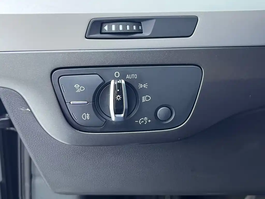 Audi Q7 — миниатюра 7