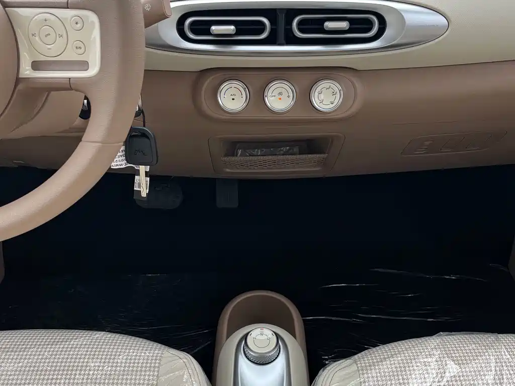 Wuling MINIEV — миниатюра 3
