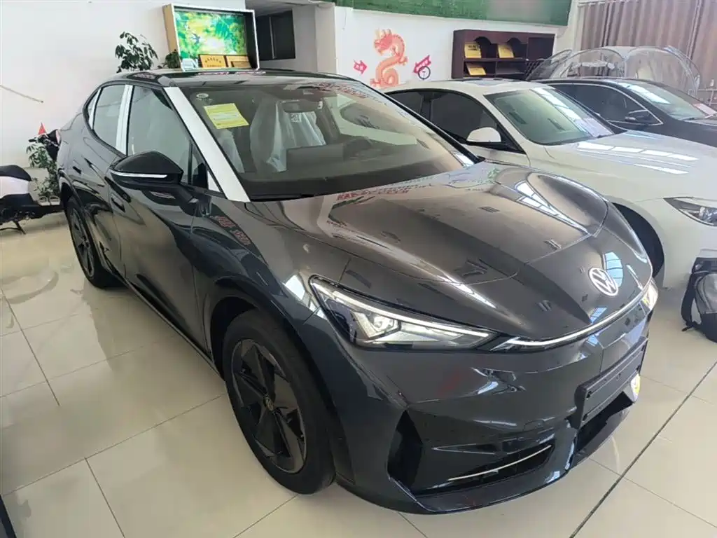 Volkswagen 06 2025 Pure