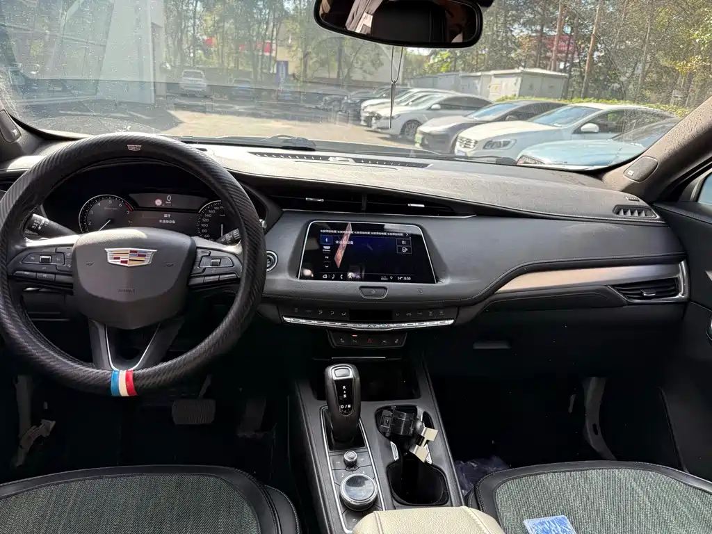 Cadillac XT4 — миниатюра 10