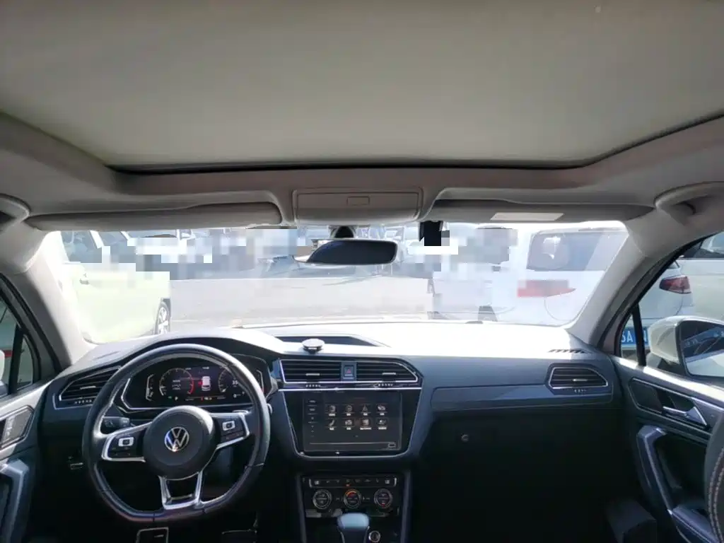 Volkswagen Tiguan L — миниатюра 18