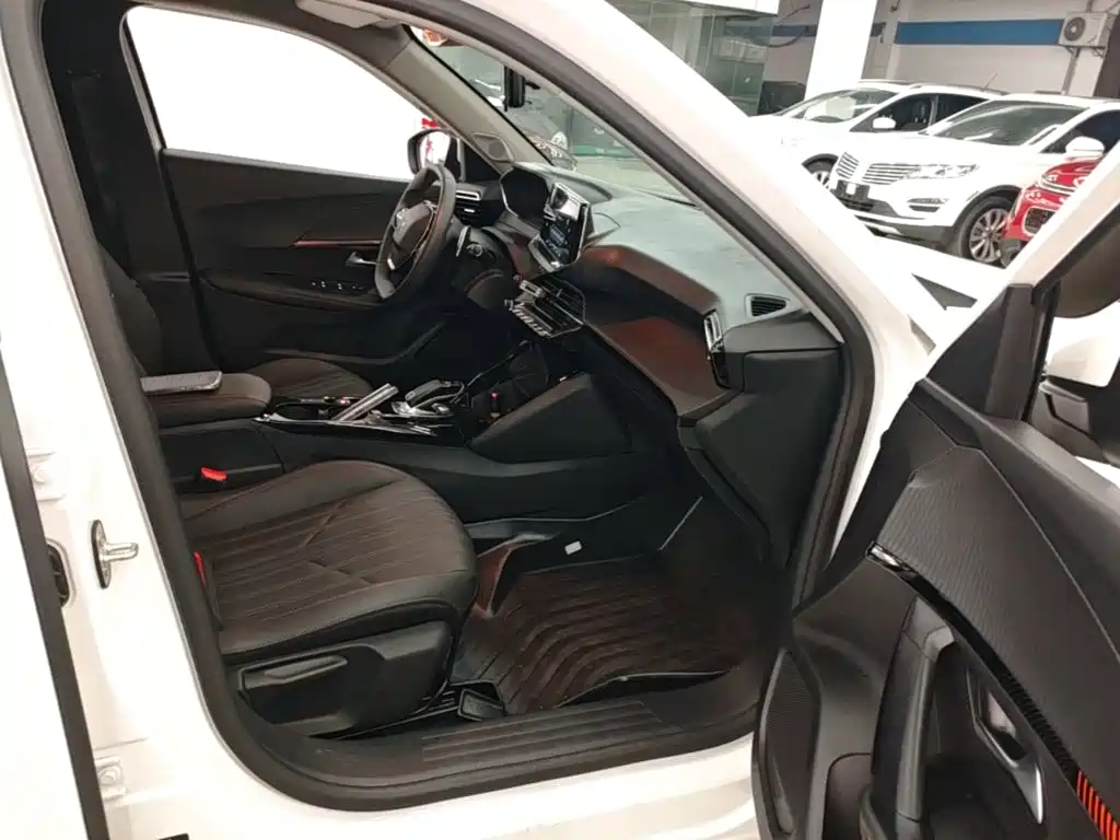 Peugeot 2008 — миниатюра 25