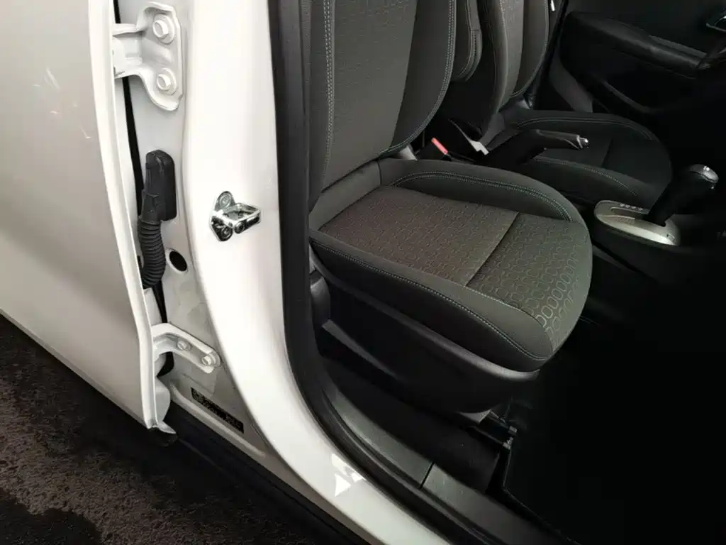 Chevrolet Trax — миниатюра 25