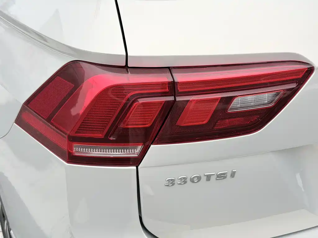 Volkswagen Tiguan L — миниатюра 16
