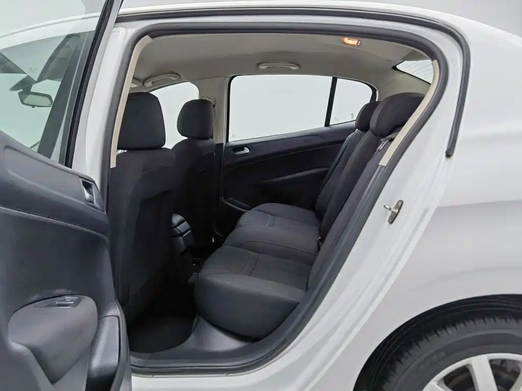 Peugeot 308 — миниатюра 15