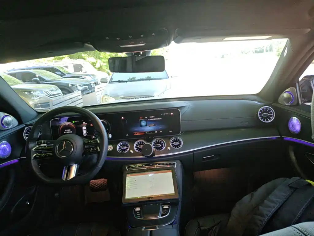 Mercedes-Benz E-Class (Import) — миниатюра 10