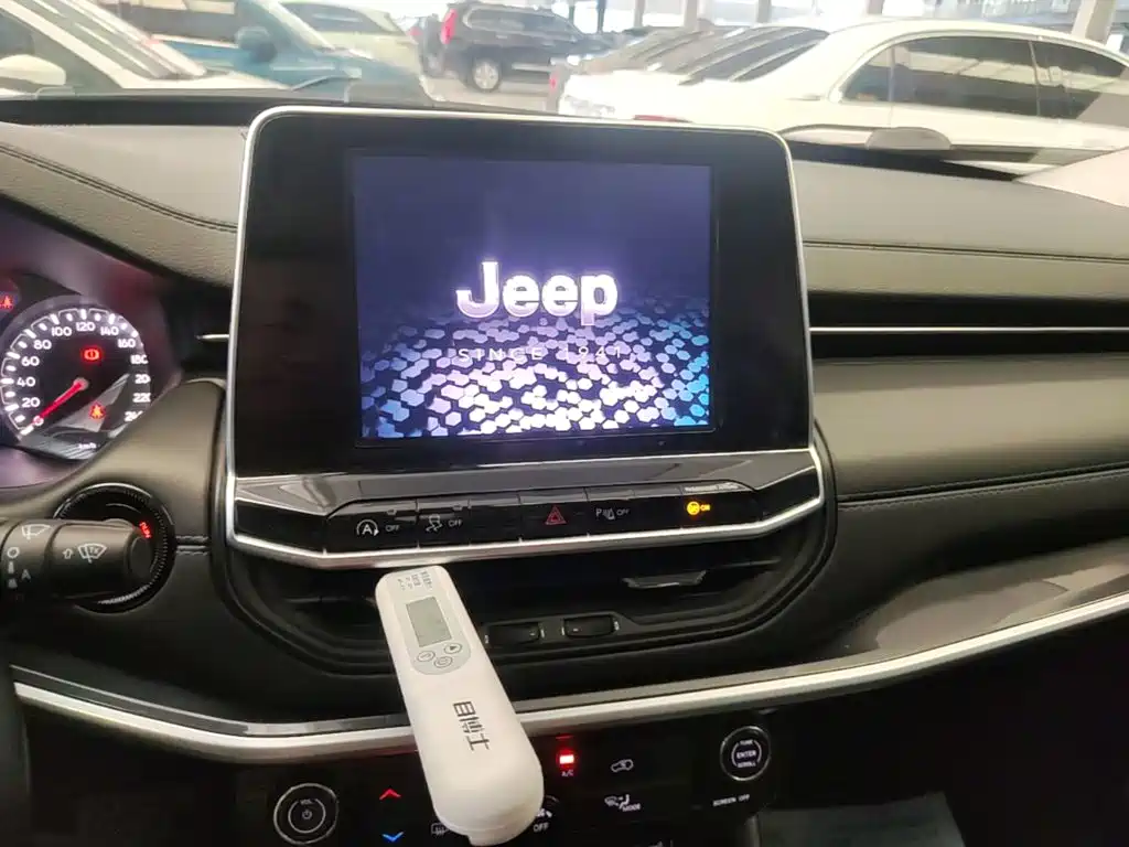 Jeep Compass — миниатюра 13