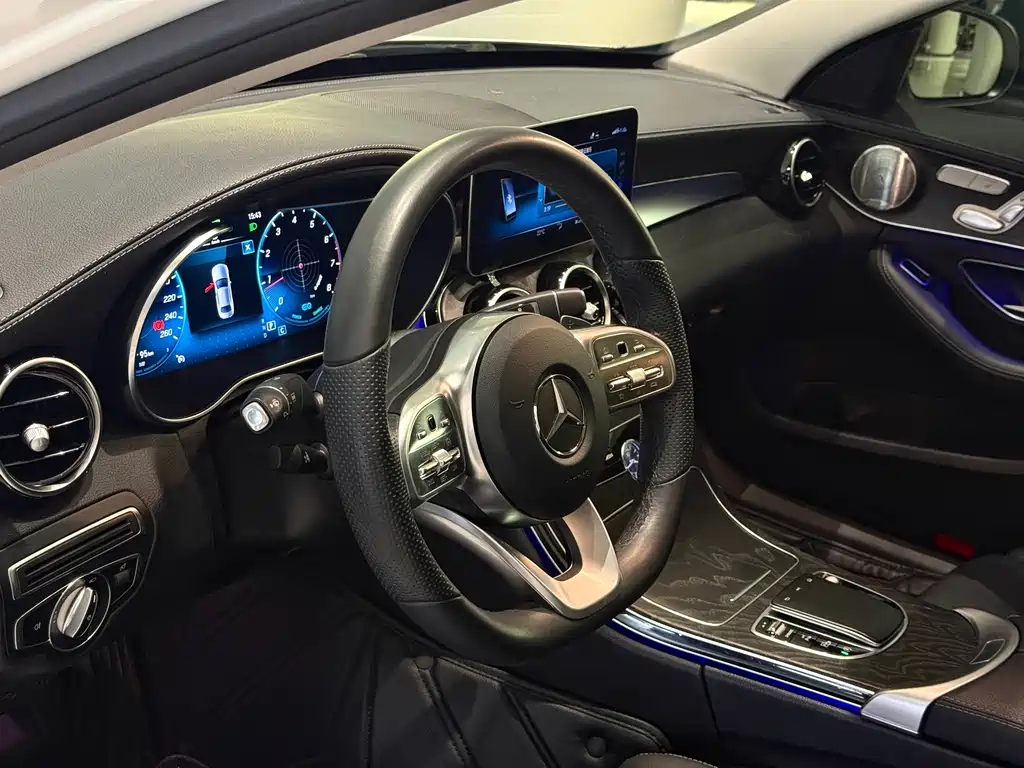 Mercedes-Benz C-Class — миниатюра 9