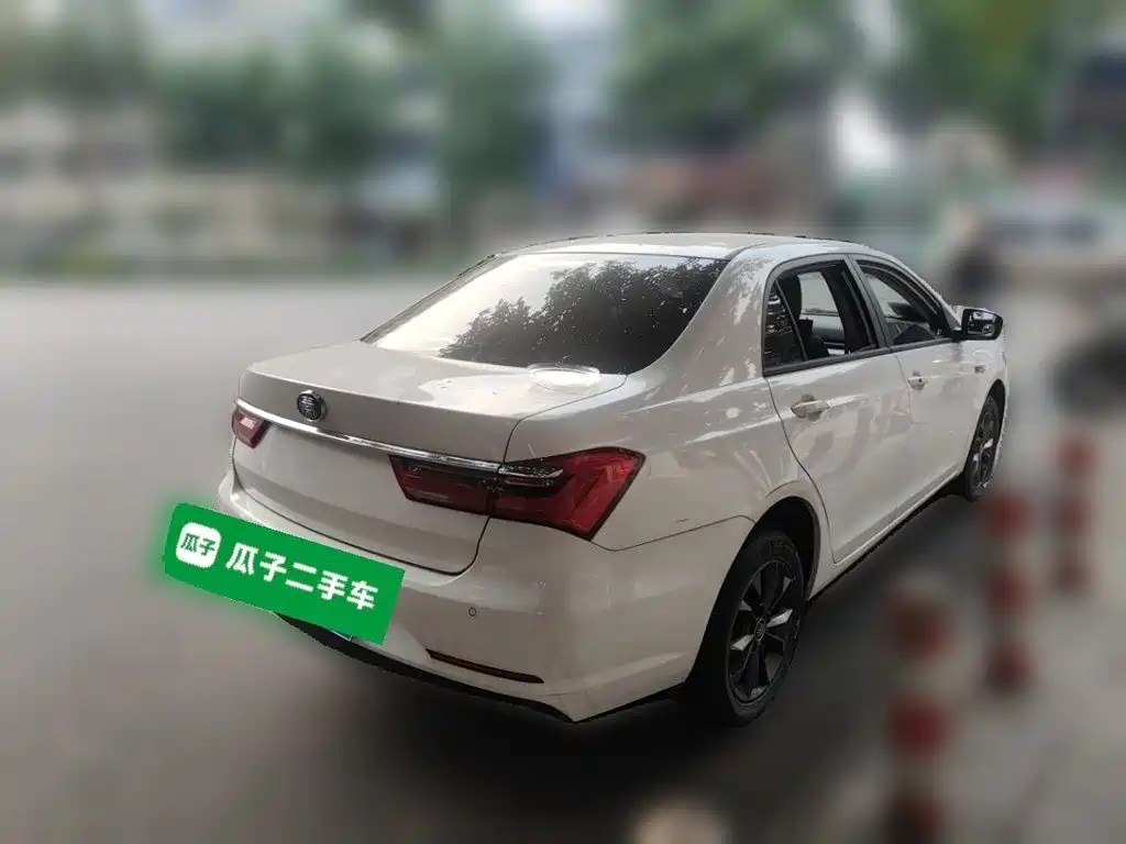 BYD Qin — миниатюра 4