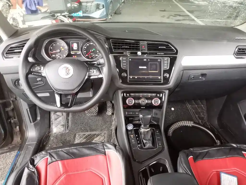 Volkswagen Tiguan L — миниатюра 10