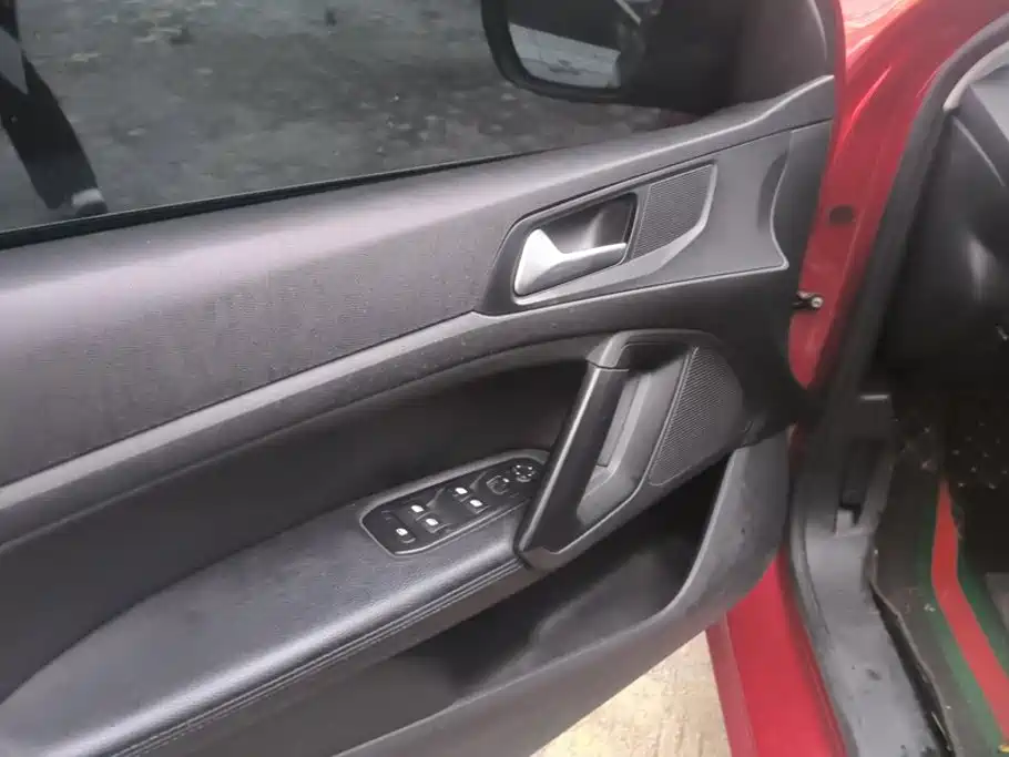 Peugeot 308 — миниатюра 7
