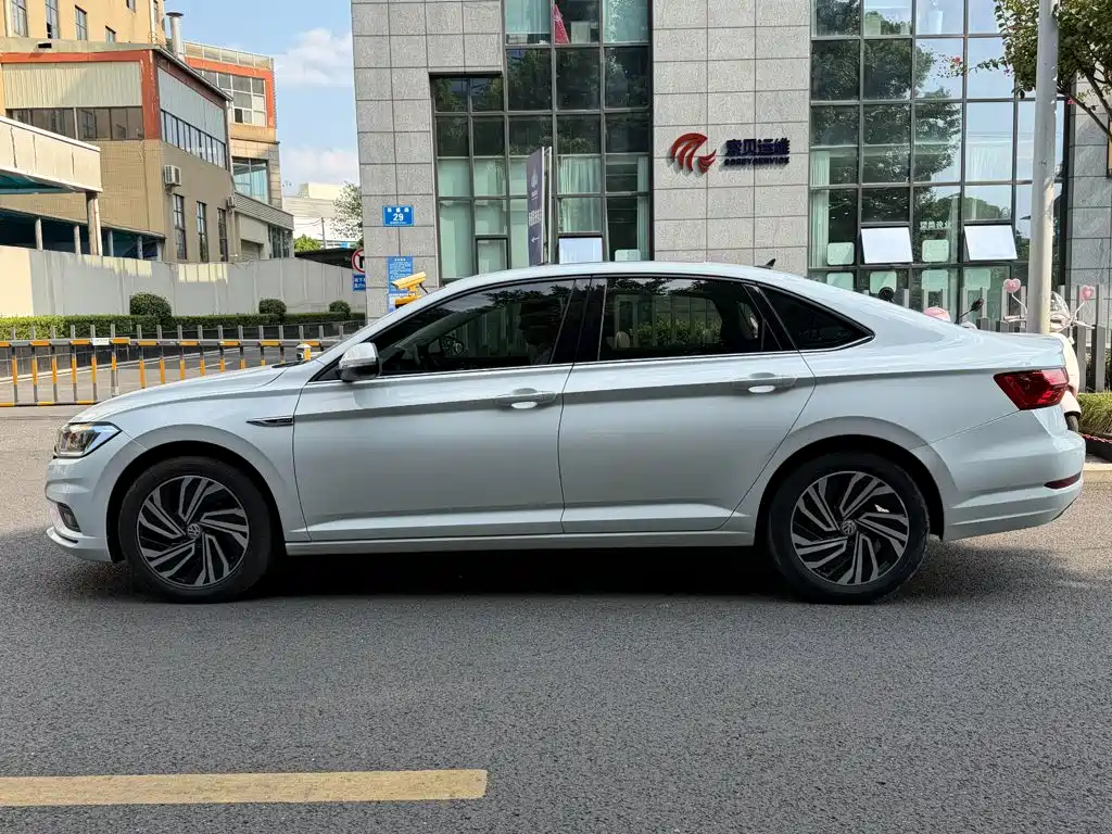 Volkswagen Sagitar — миниатюра 3