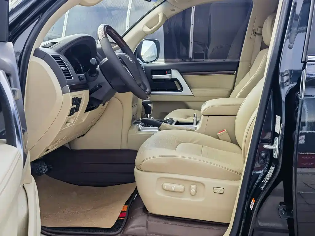 Toyota Land Cruiser 2018 5.7L VX-R