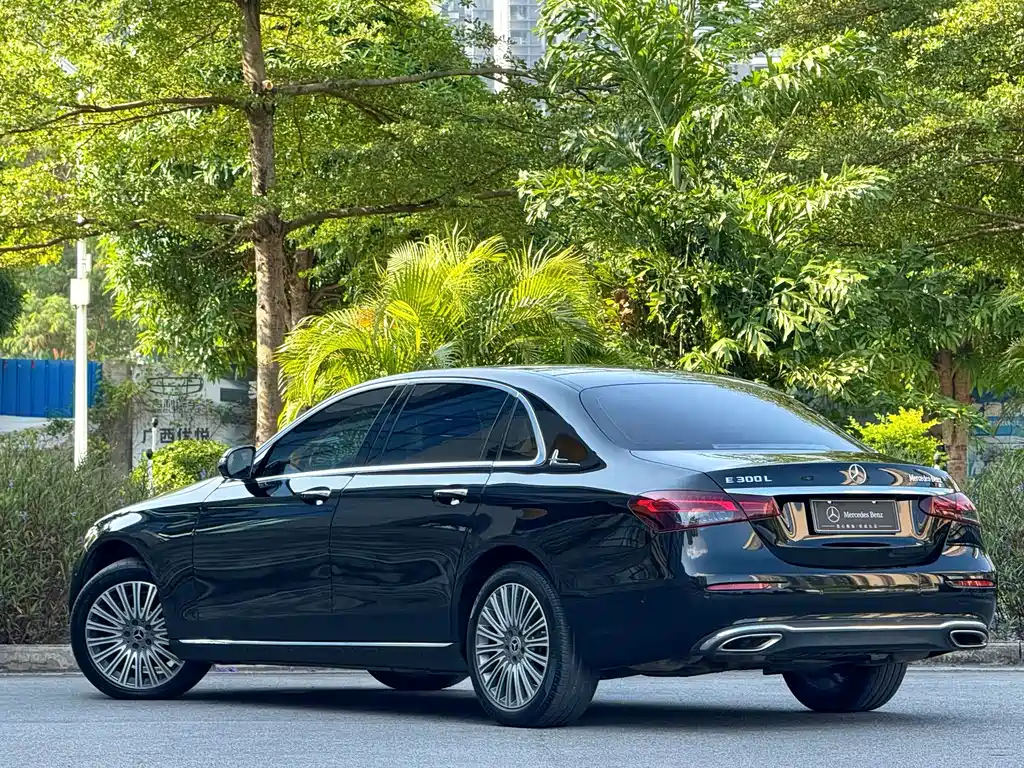 Mercedes-Benz E-Class — миниатюра 4