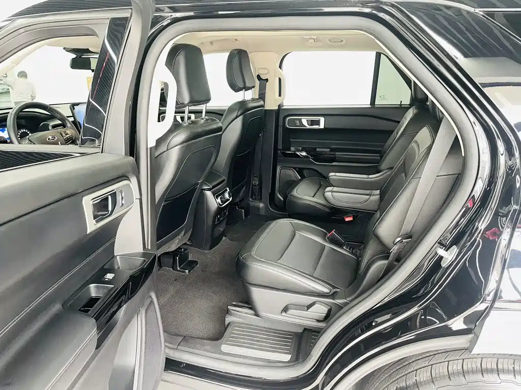Ford Explorer — миниатюра 9