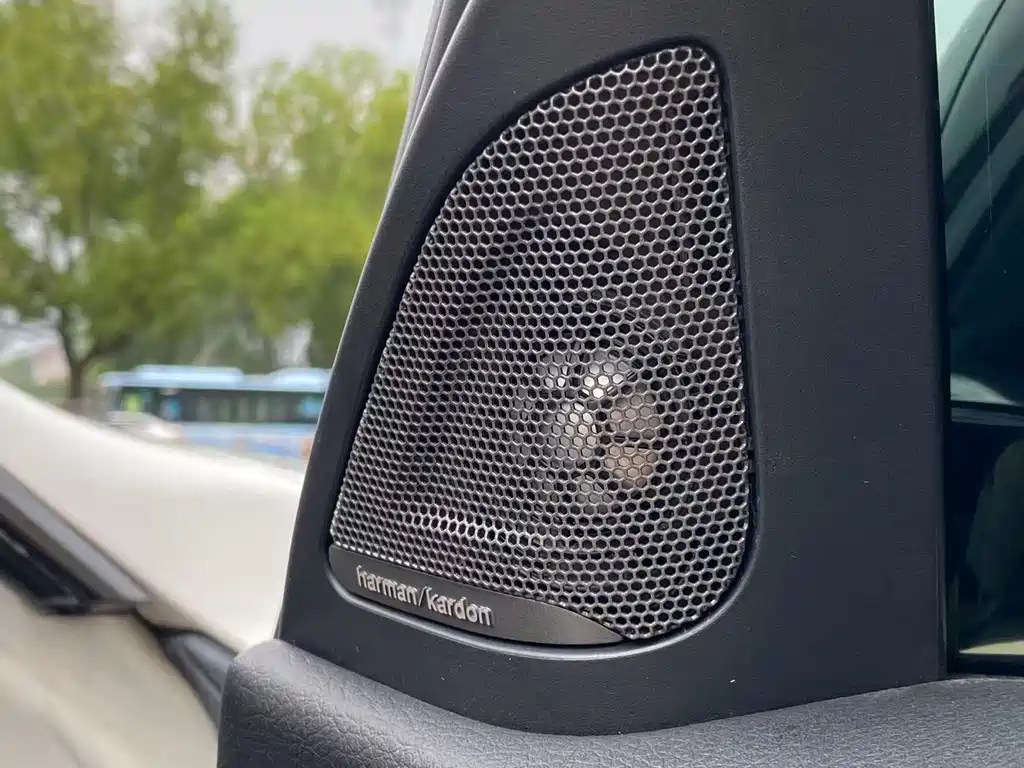 BMW 3 Series — миниатюра 10
