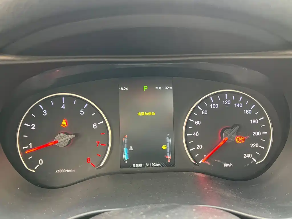 BYD MAX — миниатюра 10