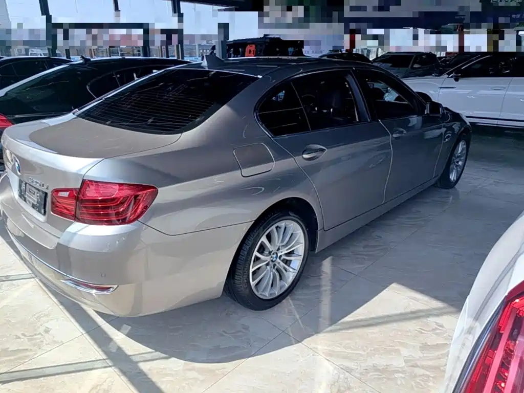 BMW 5 Series — миниатюра 7