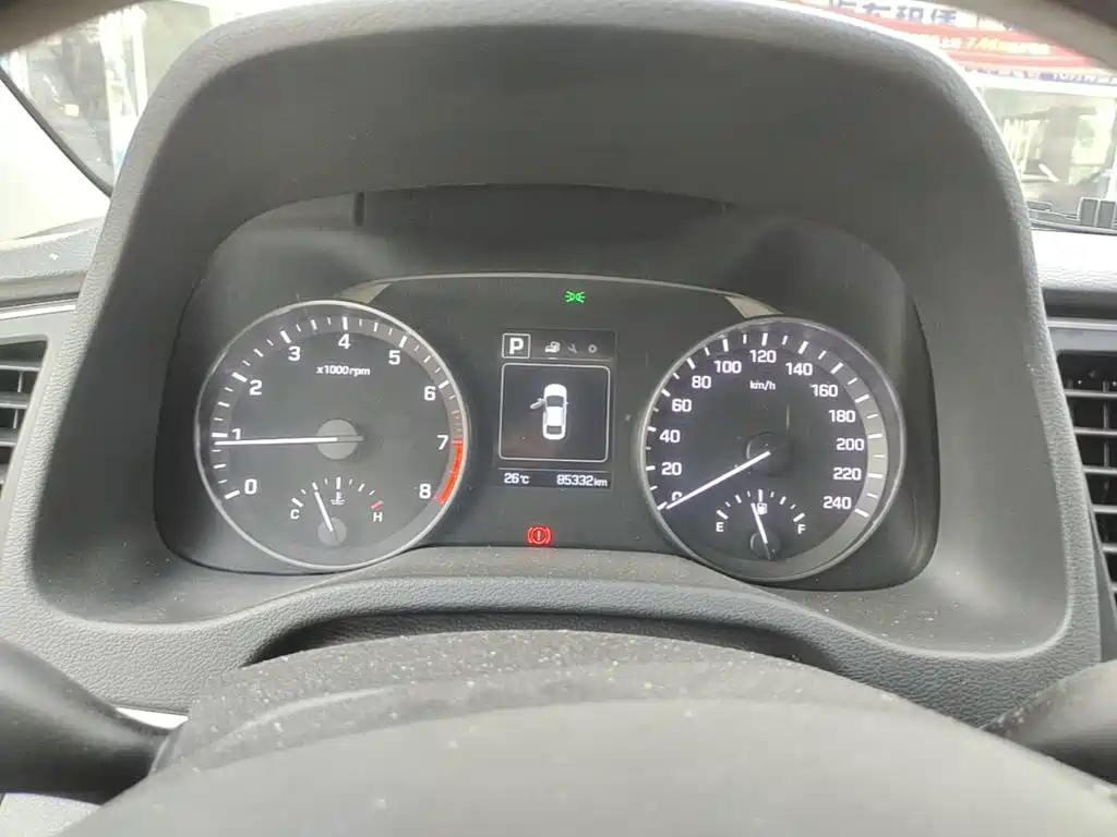 Hyundai Elantra — миниатюра 12