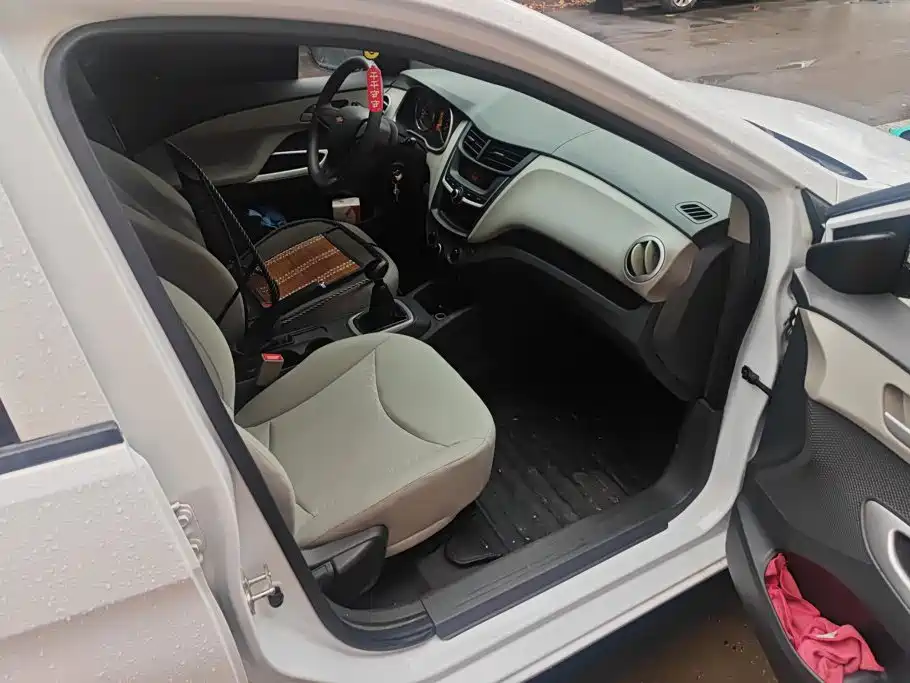 Chevrolet Sail — миниатюра 8