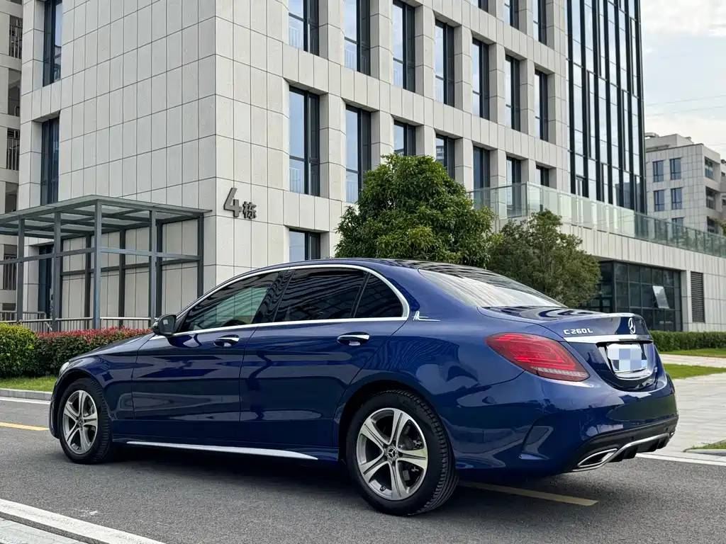 Mercedes-Benz C-Class — миниатюра 9
