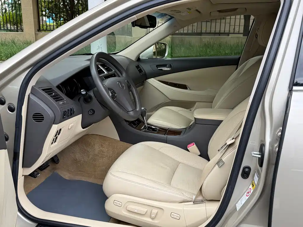 Lexus ES — миниатюра 5