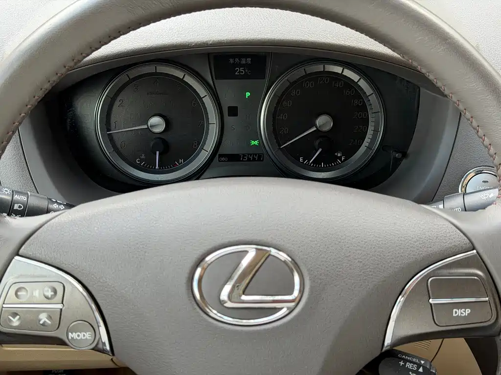 Lexus ES — миниатюра 10