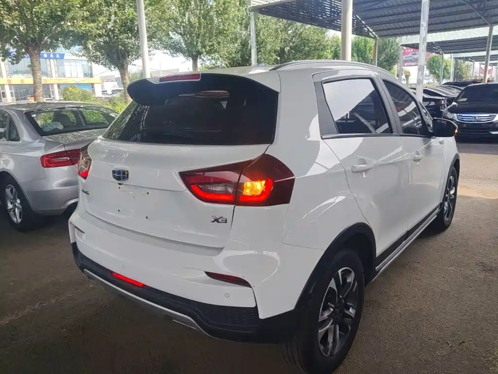 Geely Vision X3 — миниатюра 7