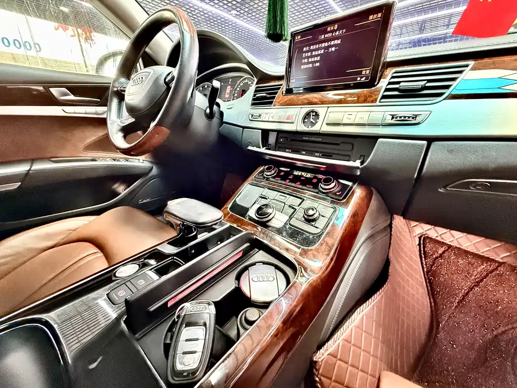 Audi A8 — миниатюра 13