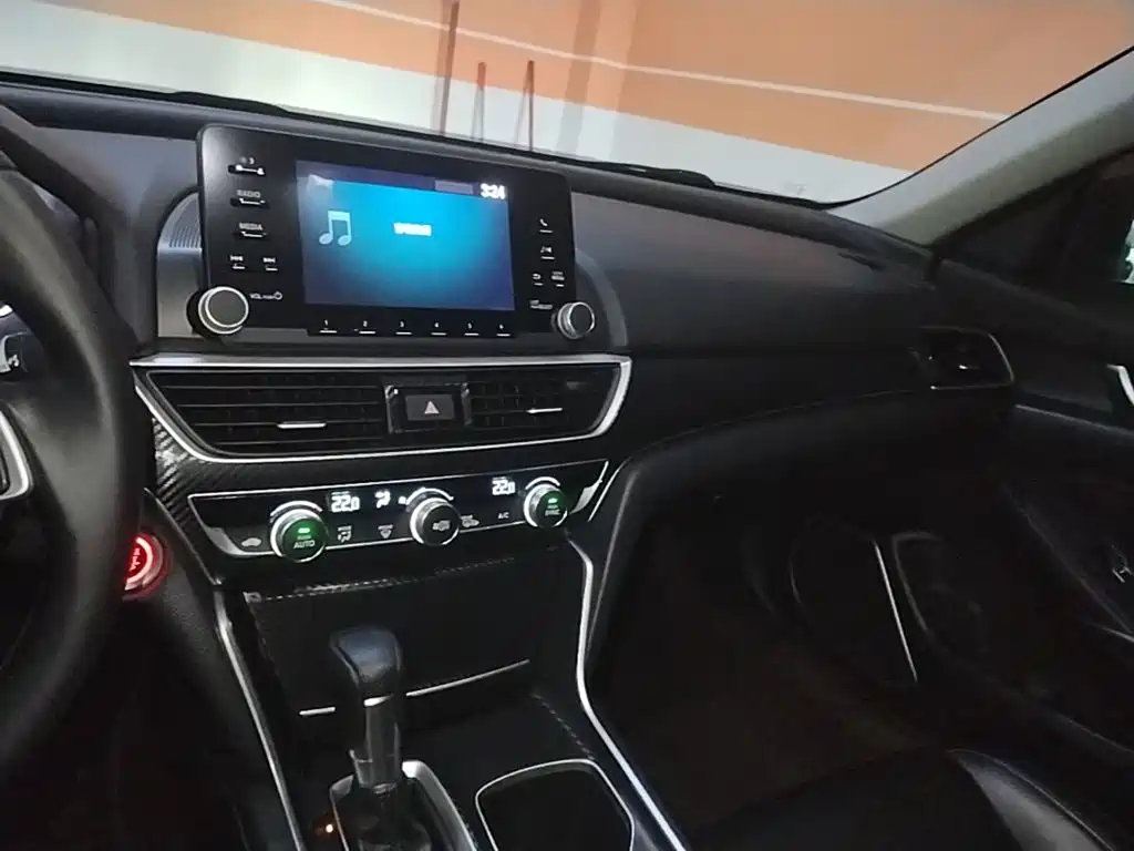 Honda Accord — миниатюра 13