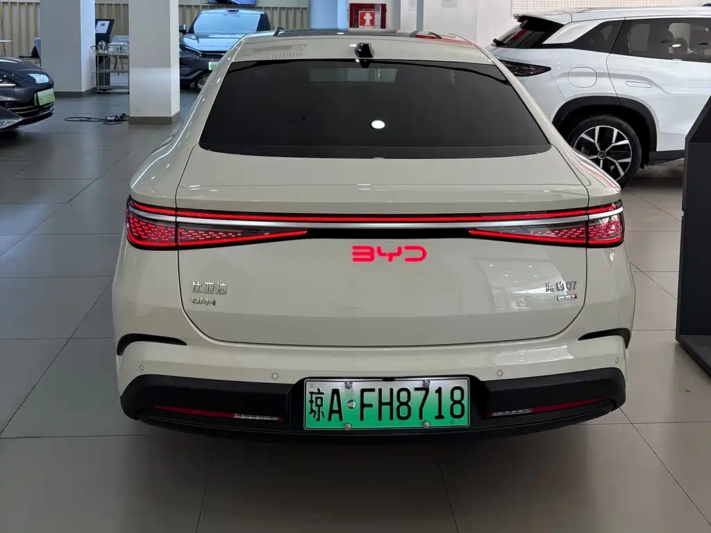 BYD SEAL 07 DM I