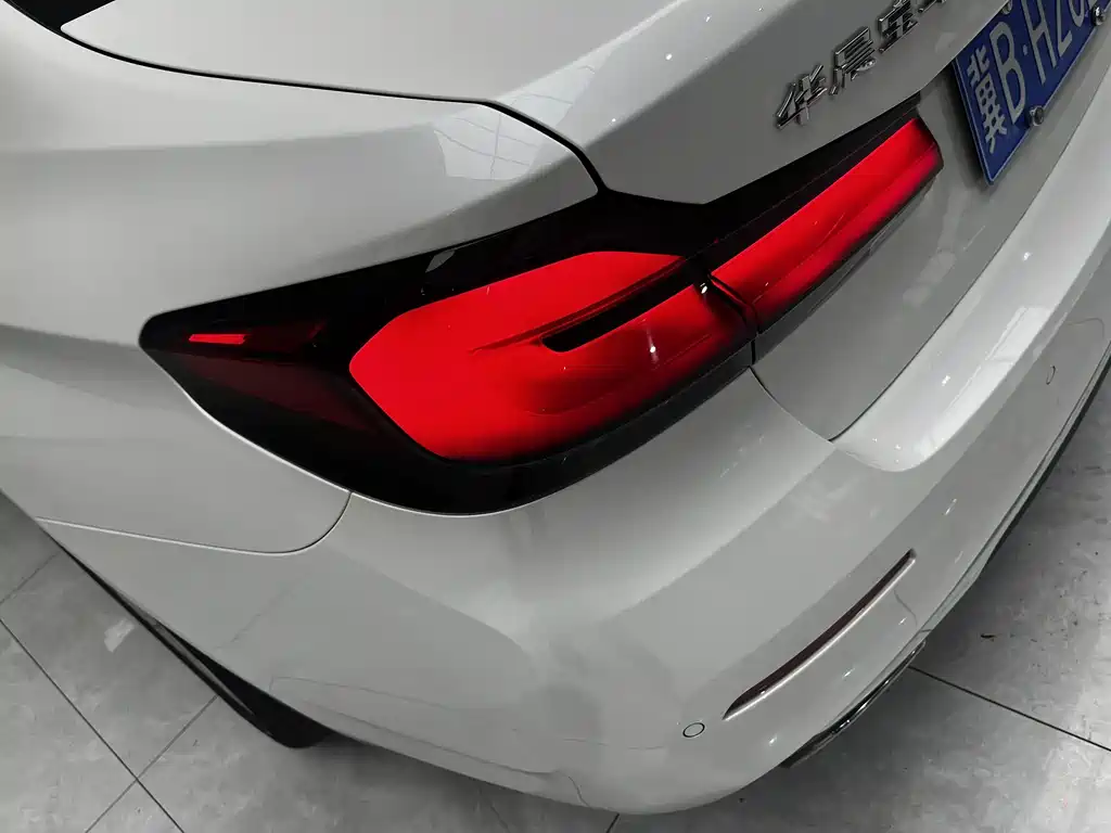 BMW 5 Series 525Li Luxury Package, фото 5
