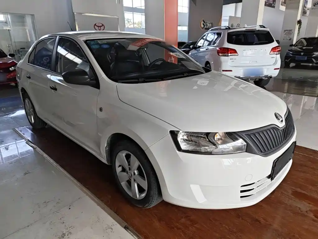 Skoda Rapid — миниатюра 4
