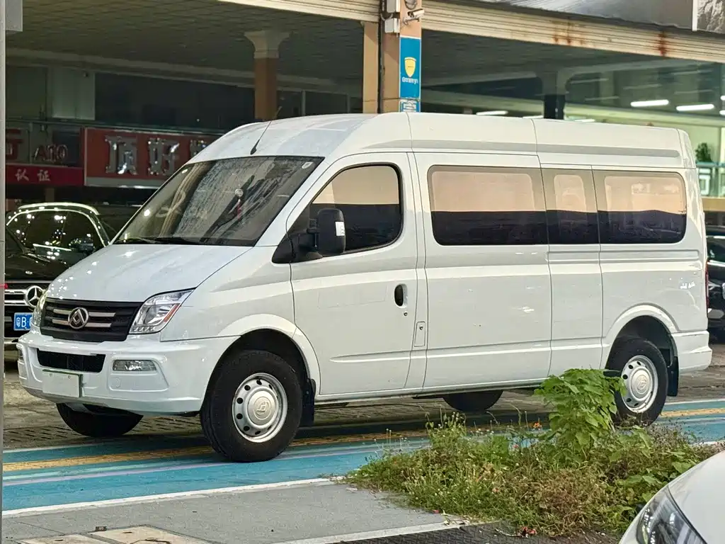 MAXUS V80
